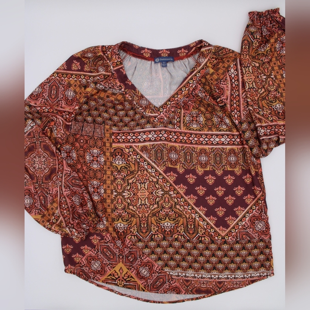 Democracy Women’s Small Boho Paisley V-Neck Blouse Burgundy Pink Long Sleeve - Picture 3 of 7